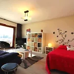 Agreable F2 Avec Terrasse, Parking Prive, Animaux Admis, Proche - Fr-1-432-1 شقة *